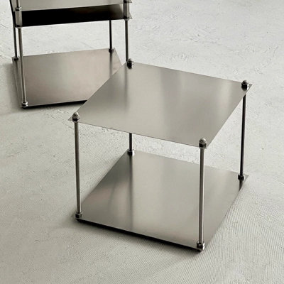 Tablette de plancher modulaire en acier inoxydable argenté brossé