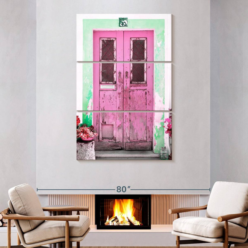 Vieille porte rose, H 74 po x l 48 po