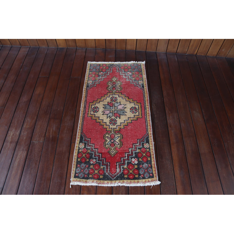 Small Vintage Turkish Oushak Rug With Oriental Floral Design Perfect for Entryway or As an Area Rug