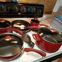 Paula Deen Signature Porcelain Non-Stick 8pc Cookware Pots Pans Set Red  Speckled