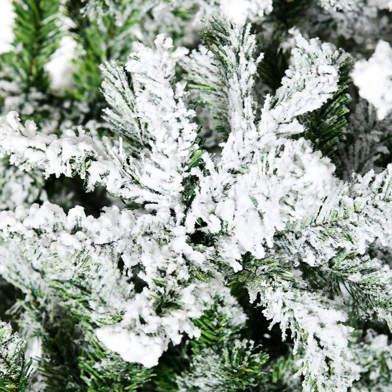Arbre de Noël artificiel enneigé 9 pi avec branches réalistes