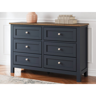 Leani Dresser