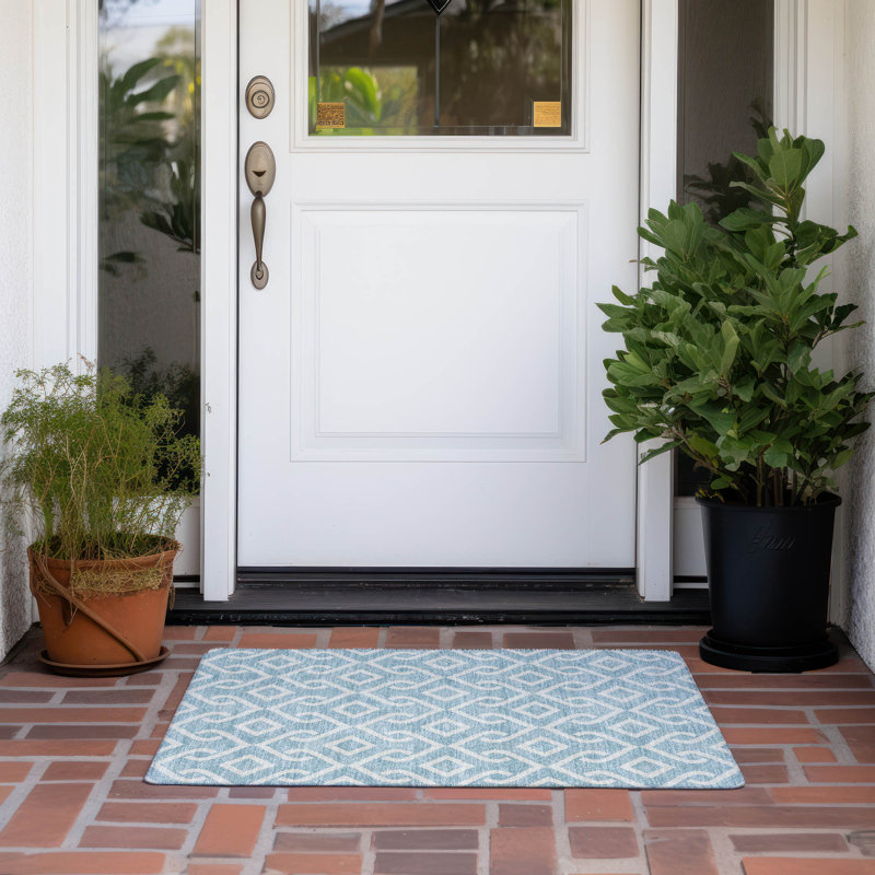 Tapis intérieur / extérieur Kaylani avec envers antidérapant, Rectangle 1 pi 8 po x 2 pi 6 po
