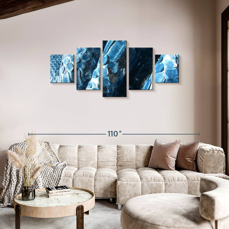 Peau de serpent bleu, H 36 po x l 80 po