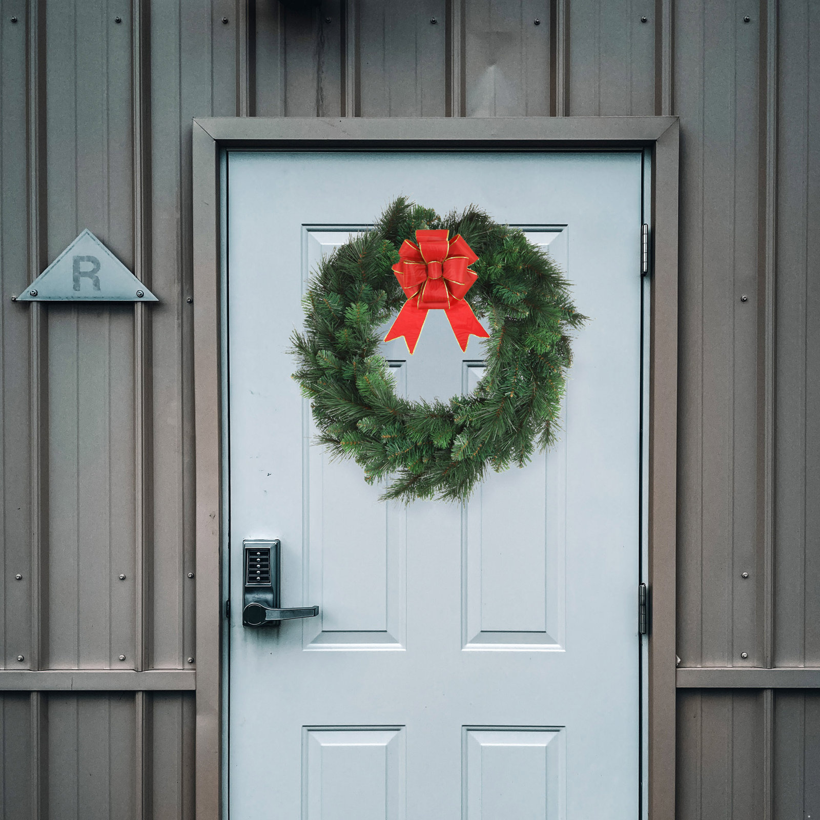 Kolnick 24" Evergreen Wreath