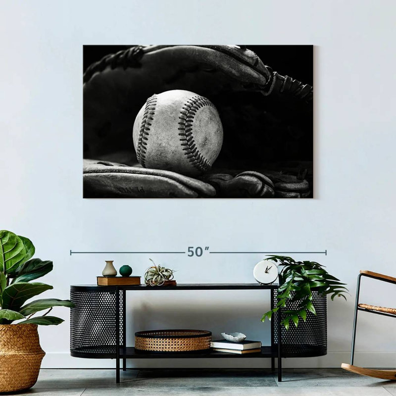 Gant de sirec tenant une balle de baseball, H 30 po x l 45 po