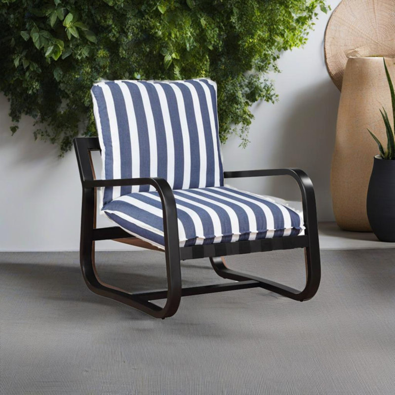 Fauteuil de jardin polyvalent avec tissu rayé et structure robuste
