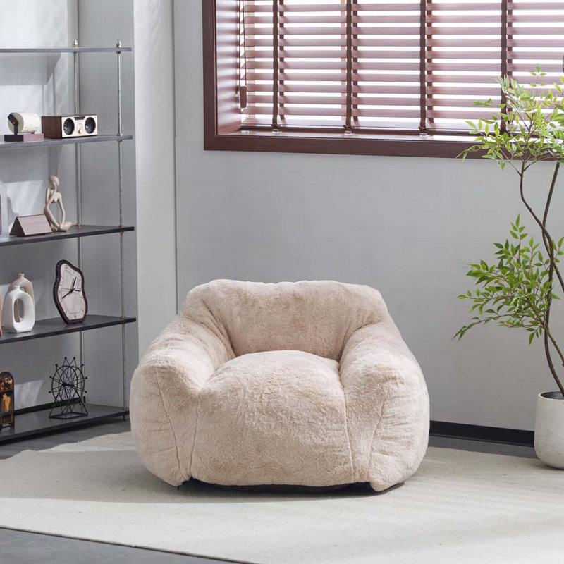 Fauteuil à billes Accent, Fausse fourrure beige, H 25,5 po x l 40 po x P 38 po