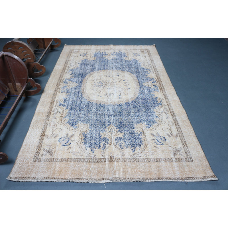 Tapis turc vintage bleu beige avec motif de médaillon orné pour un élégant décor de salon et de décoration intérieure