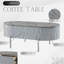 Gris et table basse avec cadre, parfait pour les espaces de vie
