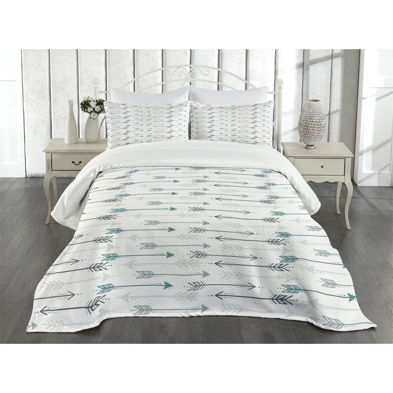 Ambesonne Retro Bedspread Arrow Pattern Horizontal, King Bedspread + 2 Standard Shams