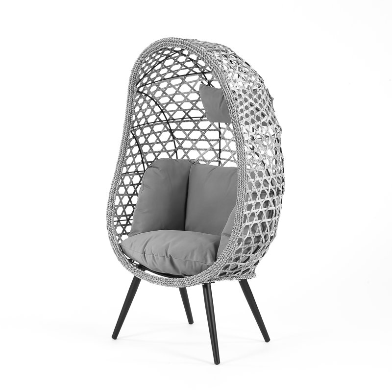 Alaya Wicker Outdoor Lounge Chair
