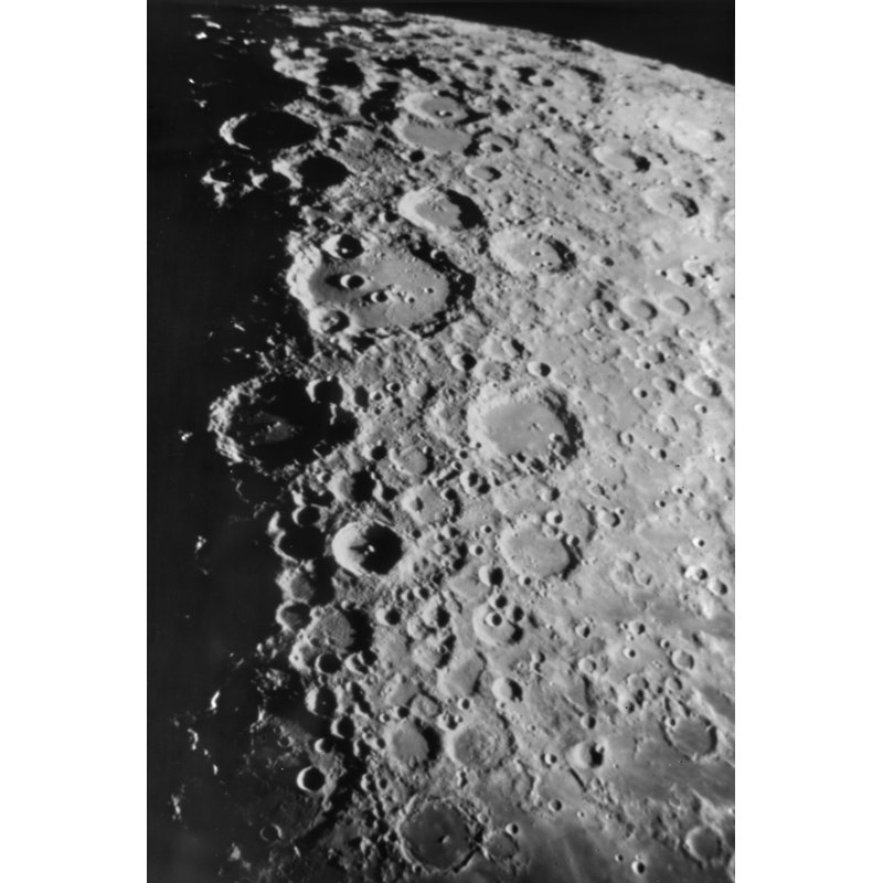 Ikary transparents de la lune sur toile, H 18 po x l 12 po