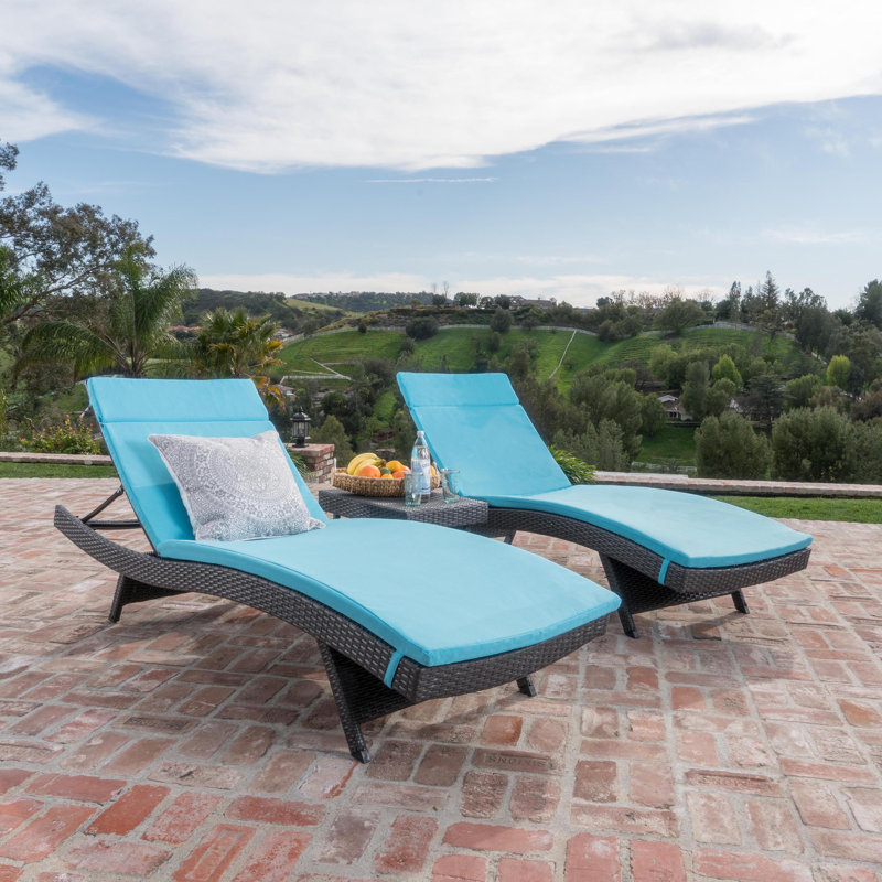 Ensemble de chaises longues inclinables 79,25 po avec coussins et table Brezza, Bleu vif, Gris