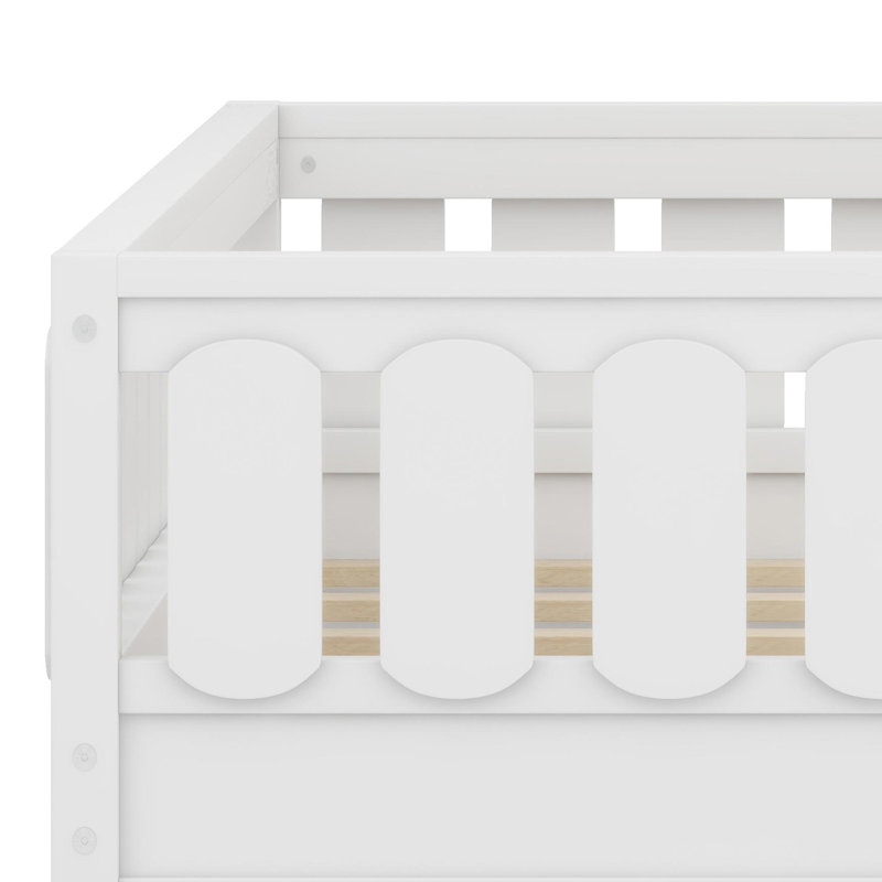 Lit plateforme Safety-First avec tablettes intégrées et rails de protection, Blanc