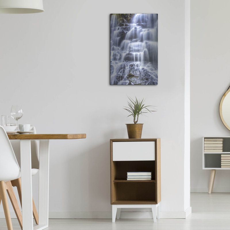 «Kanto Lampo Waterfall» par Mark A Paulda, H 24 po x l 16 po