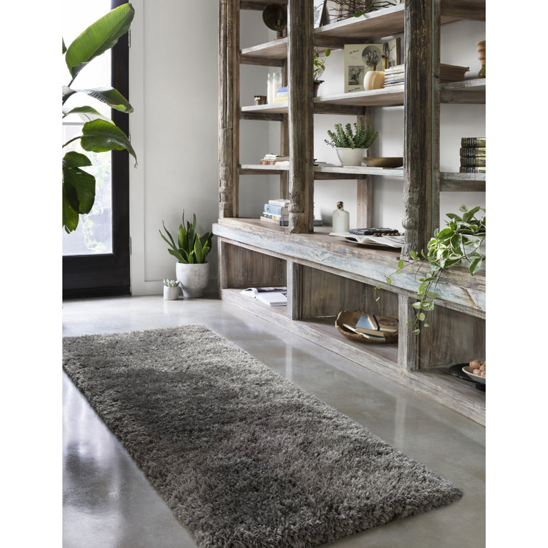 Tapis gris anthracite à poils longs Montanez, Tapis de couloir 2 pi 3 po x 7 pi 6 po