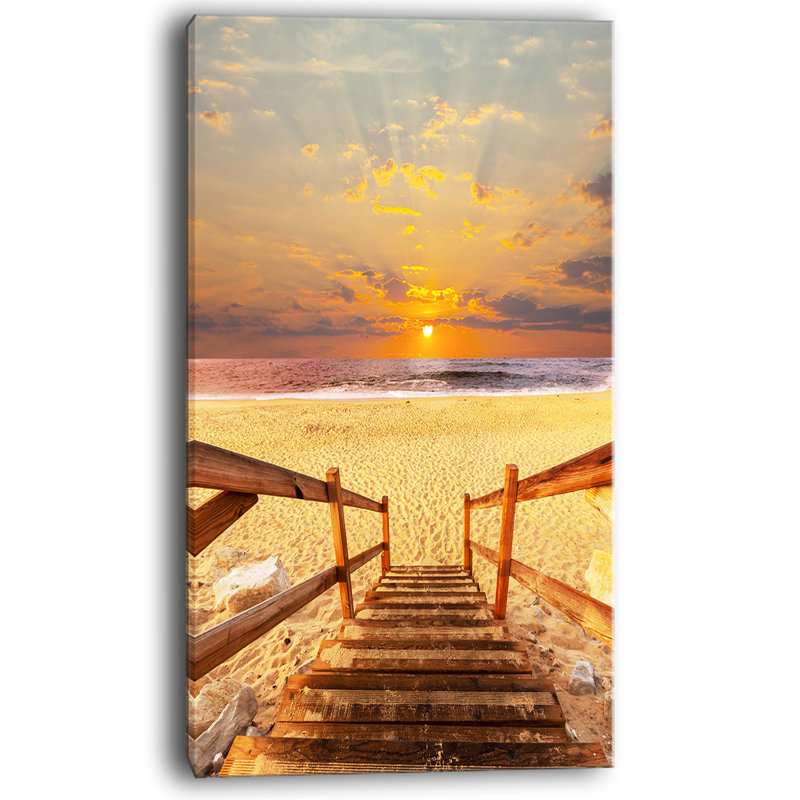 « brown en bois boardwalk into beach », reproduction de photo sur toile tendue, H 32 po x l 16 po x P 1 po