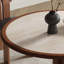 Table à manger ronde de style français rétro.