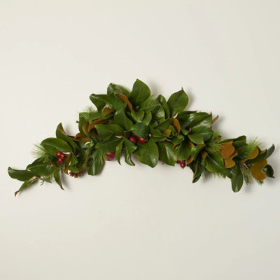 Ornement en forme de feuille de magnolia, pin écossais et pomme rouge