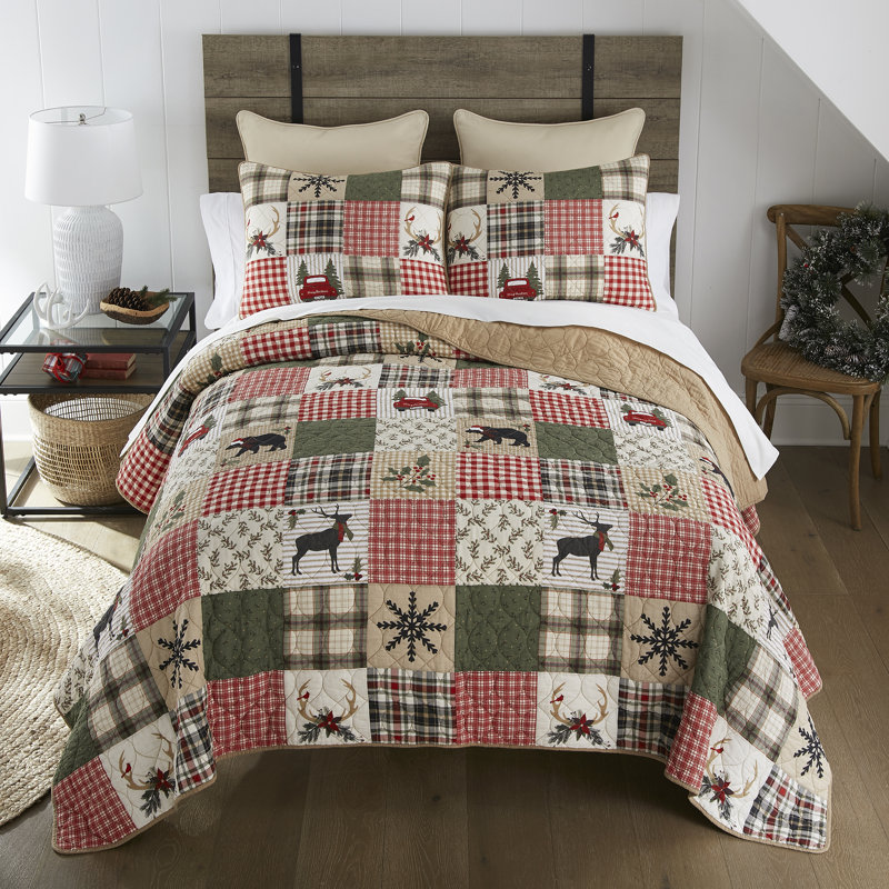 Your Lifestyle Holly Forest 2PC Pieced Cotton Holiday Twin Quilt Set, Twin Quilt + 1 Standard Sham