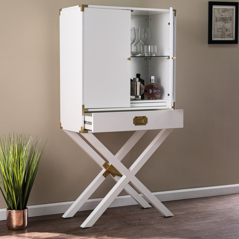 Grande armoire de rangement blanche - pour les bars, 34 po de largeur pour ranger et présenter vos boissons