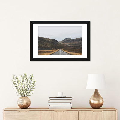 «Islandais Country Road» par Luke Anthony Gram, impression sur toile tendue