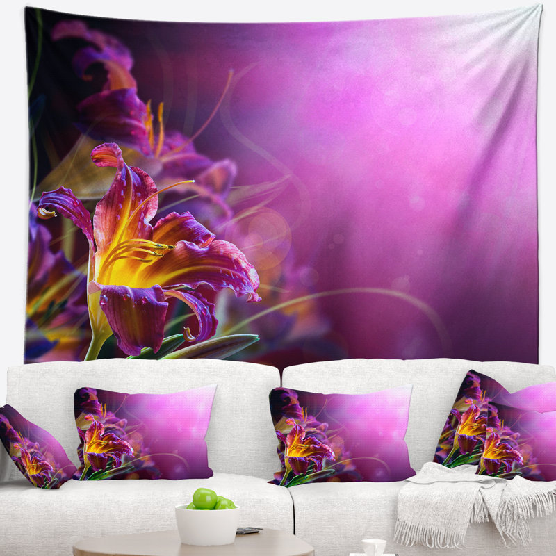 Fleurs sur fond mauve tapisserie, H 32 po x l 39 po