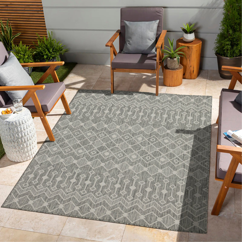 Silver 2 Ft. 7 In. X 7 Ft. 3 In. Indoor/Outdoor Area Rug, Runner 2'7" x 7'3"