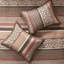 Couette King/King - 5 pièces rouges avec coussins à motifs géométriques et textures traditionnelles