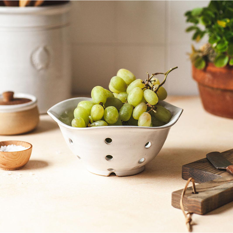 Windrow Stoneware Fruit Bowl, Small: 7.25" x 3.25"