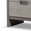 Table de chevet Rizvi, 2 tiroirs, étuis anti-poussière, bois massif gris 26 po