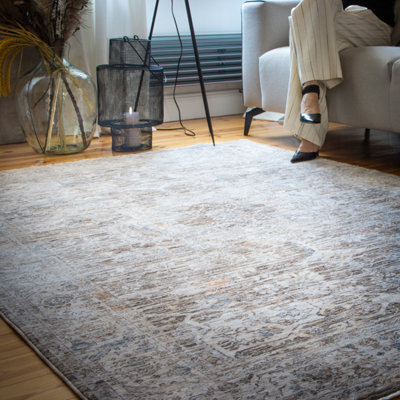Everest Oriental Area Rug