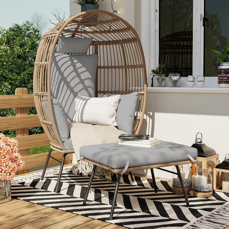 Fauteuil de patio en rotin surdimensionné avec repose-pieds, Gris