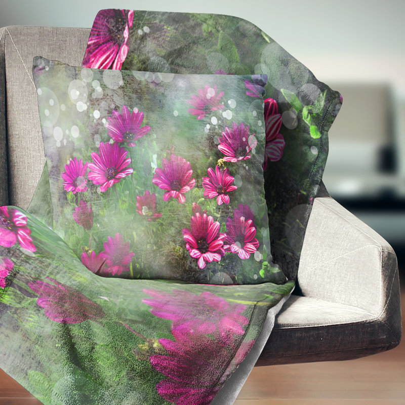 Fleurs rouges et roses sur fond vert - imprimé floral, 16 po x 1 po, Coussin décoratif