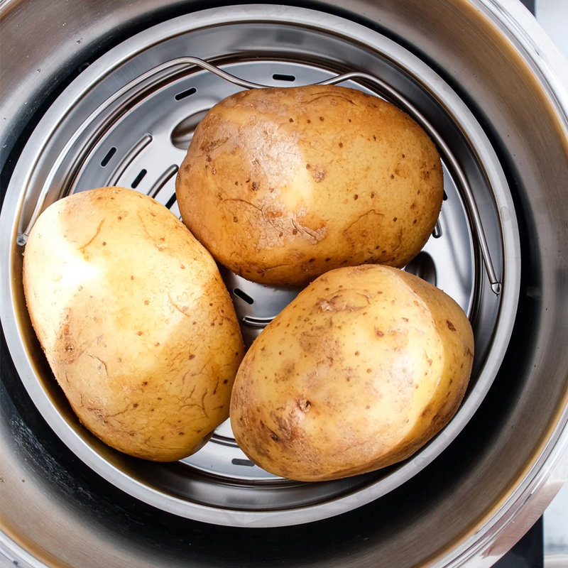 Vitavit® Premium Stovetop Pressure Cooker, 6.3 Qt.