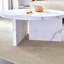 Une table basse à motif circulaire en matériau MDF, une table centrale de 31,4 pouces, une table basse moderne, convient aux petits espaces et aux salons.