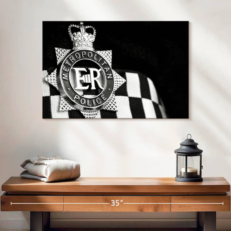 Insigne de la police métropolitaine, H 16 po x l 24 po