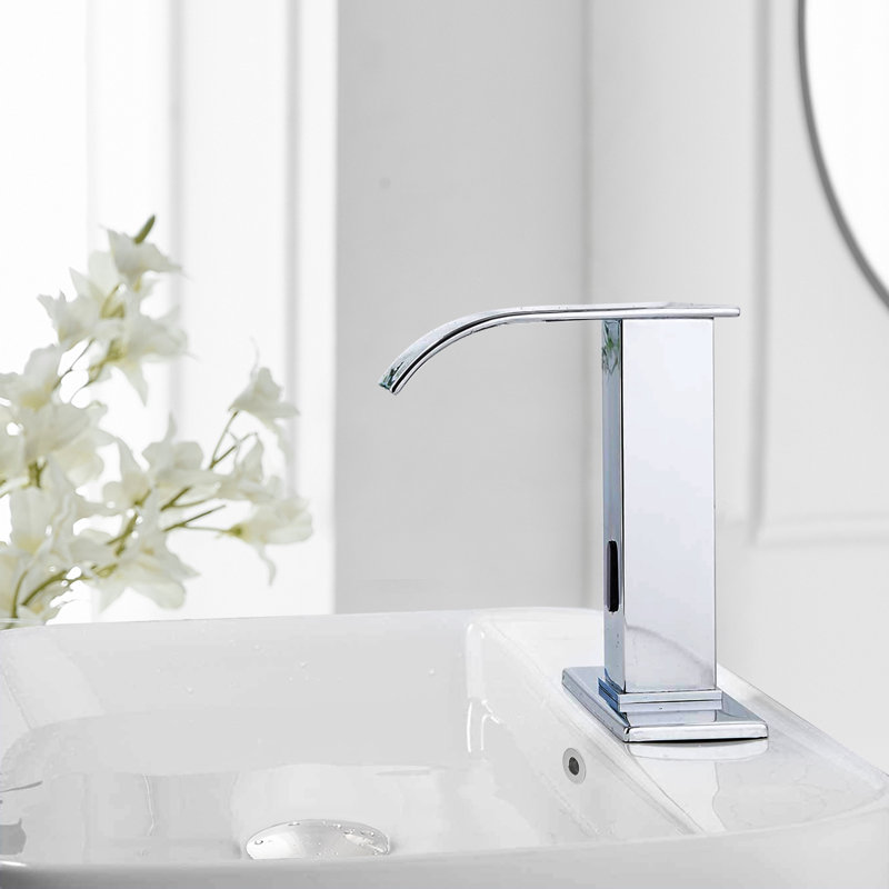 Single-Hole Bathroom Faucet with Drain Assembly, Polished Chrome