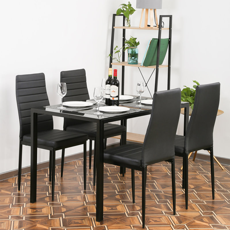 Ensemble repas pour 4 personnes