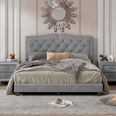 Lit plateforme tapissier standard avec tête de lit capitonnée Joziyah