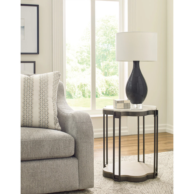 TABLE DE BOUT EN QUATREFOIL