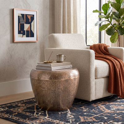 Table d'appoint ronde industrielle en métal l 22 po avec finition texturée Preston