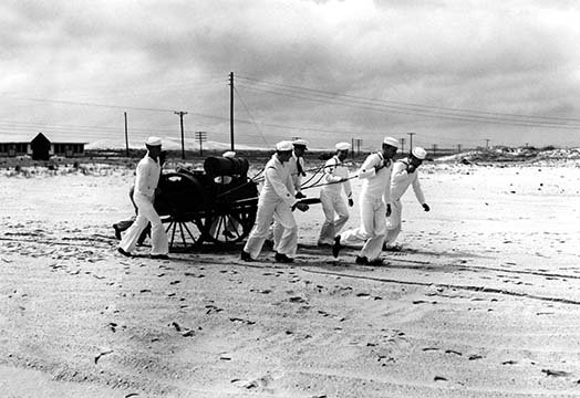 « the drill », reproduction de photo, H 24 po x l 36 po x P 1,5 po