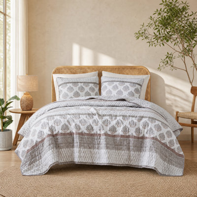 Full/Queen 3-Piece Reversible Cotton Quilt Set