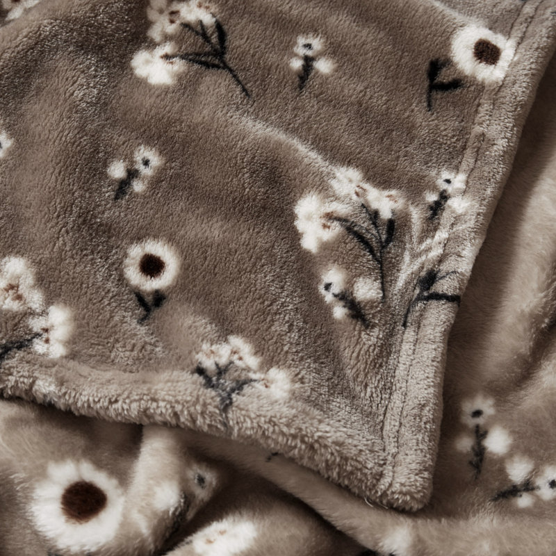 Lucky Brand Daisy Blankets, Queen, Light Brown