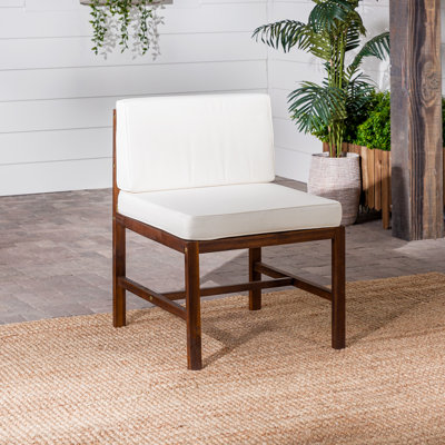 Chaise de patio avec coussins