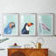 Oiseau exotique sur fond bleu I - reproduction sur mesure encadrée de qualité supérieure - 3 pièces-1000111598