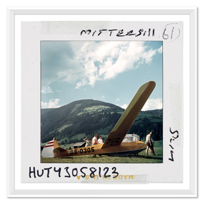 "" Mitterill Castle - Slide ", Slim Aarons, 1 janvier 1958" par Slim Aarons sur papier
