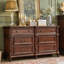 Armoire d'appoint en noyer massif